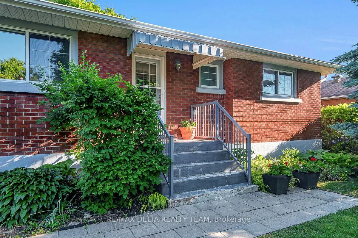 Photo 4 of 478 Lawson Avenue, Ottawa, Overbrook/Castle Heights — HOMEH