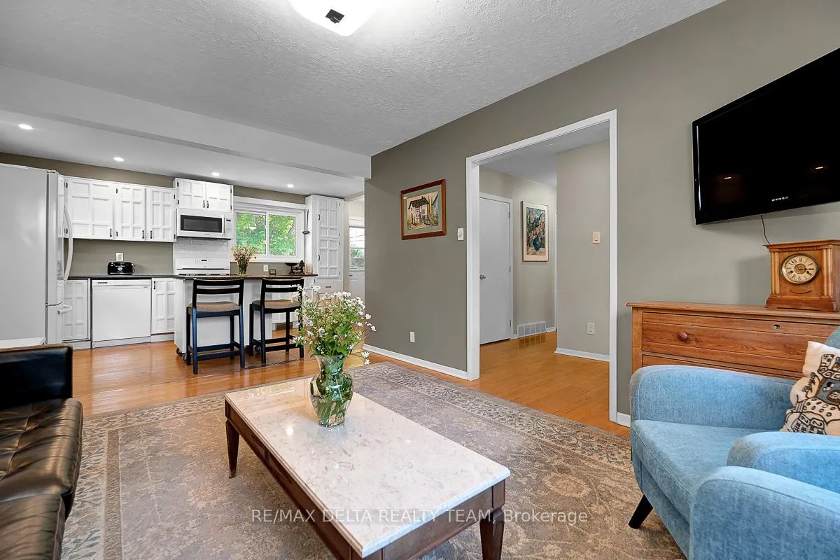 Photo 9 of 478 Lawson Avenue, Ottawa, Overbrook/Castle Heights — HOMEH