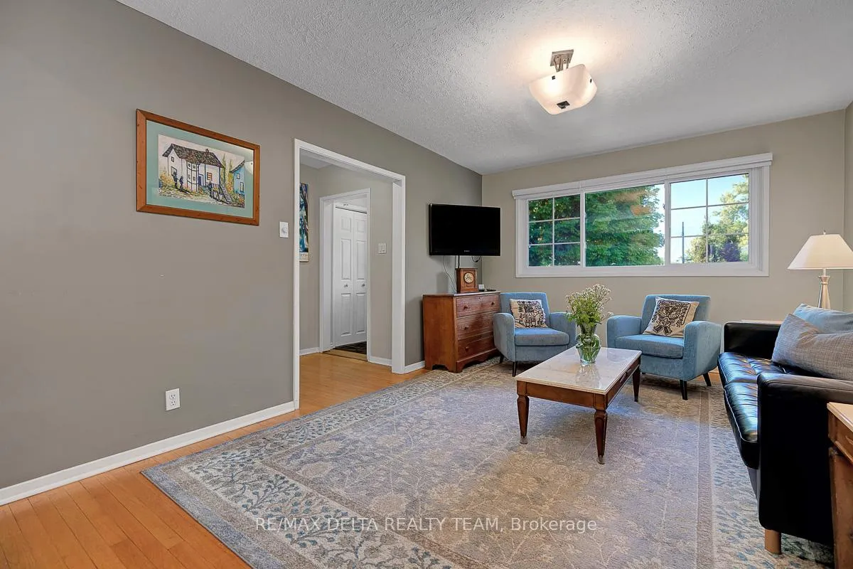 Photo 10 of 478 Lawson Avenue, Ottawa, Overbrook/Castle Heights — HOMEH