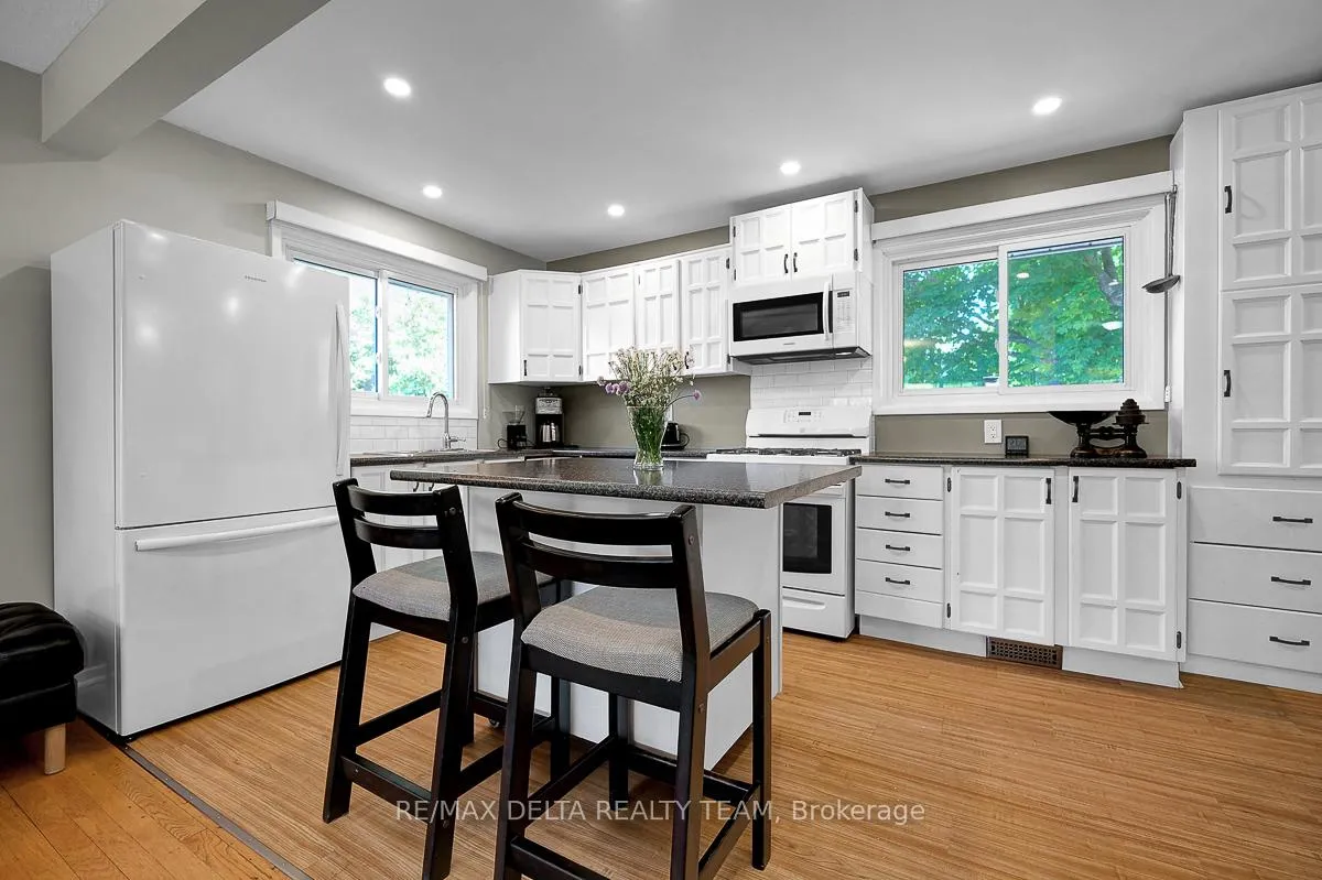 Photo 12 of 478 Lawson Avenue, Ottawa, Overbrook/Castle Heights — HOMEH