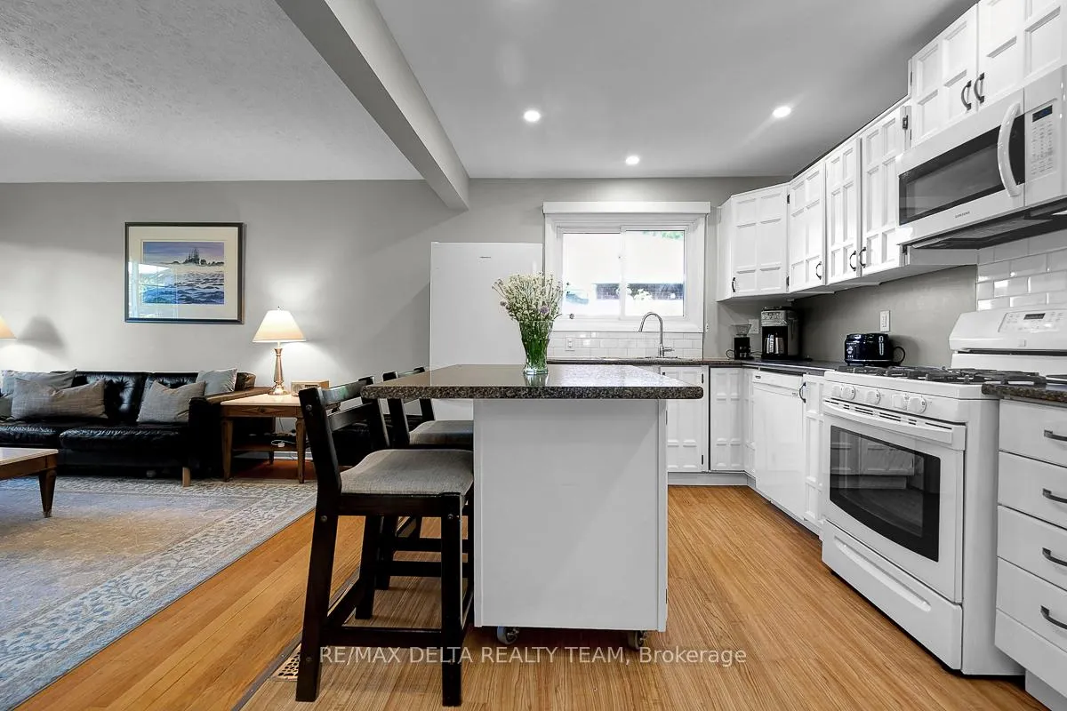 Photo 15 of 478 Lawson Avenue, Ottawa, Overbrook/Castle Heights — HOMEH