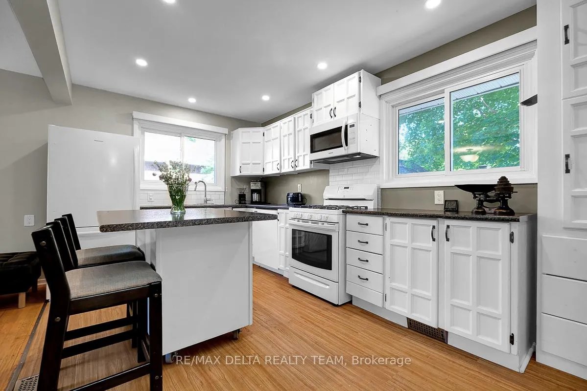 Photo 16 of 478 Lawson Avenue, Ottawa, Overbrook/Castle Heights — HOMEH