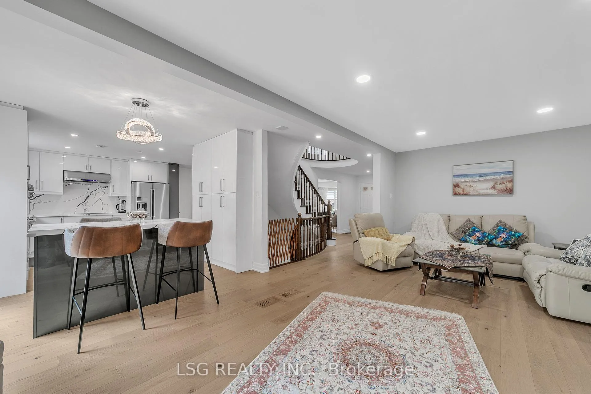Photo 5 of 629 York Hill Boulevard, Vaughan, Crestwood-Springfarm-Yorkhill — HOMEH