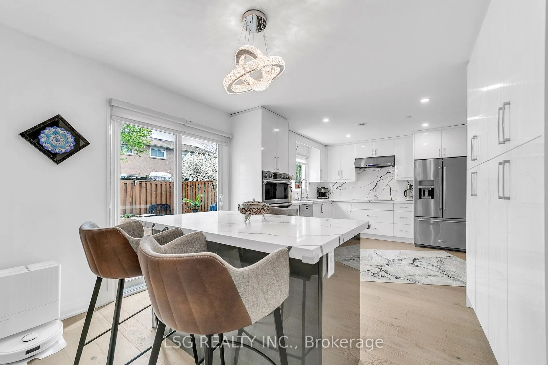 Photo 7 of 629 York Hill Boulevard, Vaughan, Crestwood-Springfarm-Yorkhill — HOMEH