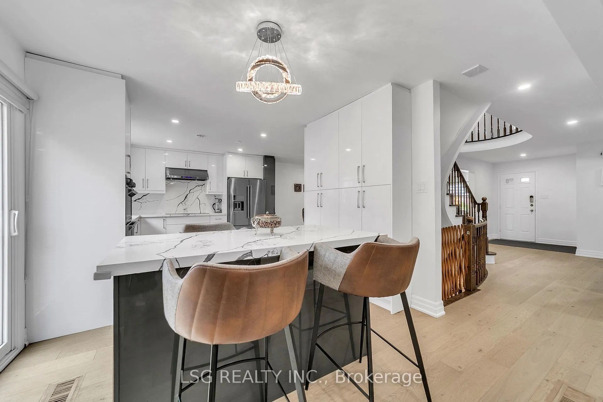 Photo 8 of 629 York Hill Boulevard, Vaughan, Crestwood-Springfarm-Yorkhill — HOMEH