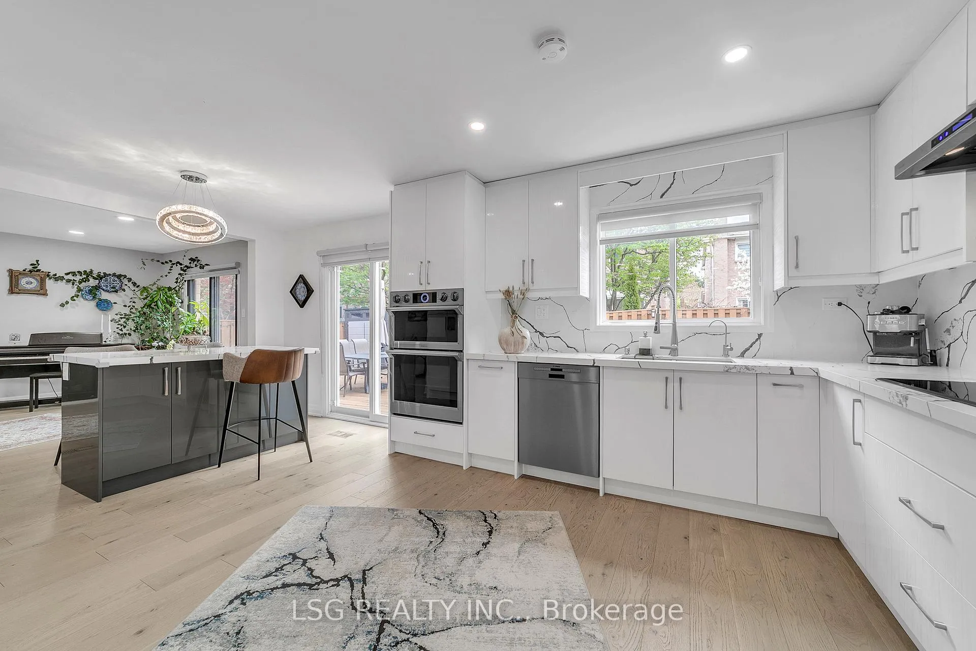 Photo 10 of 629 York Hill Boulevard, Vaughan, Crestwood-Springfarm-Yorkhill — HOMEH