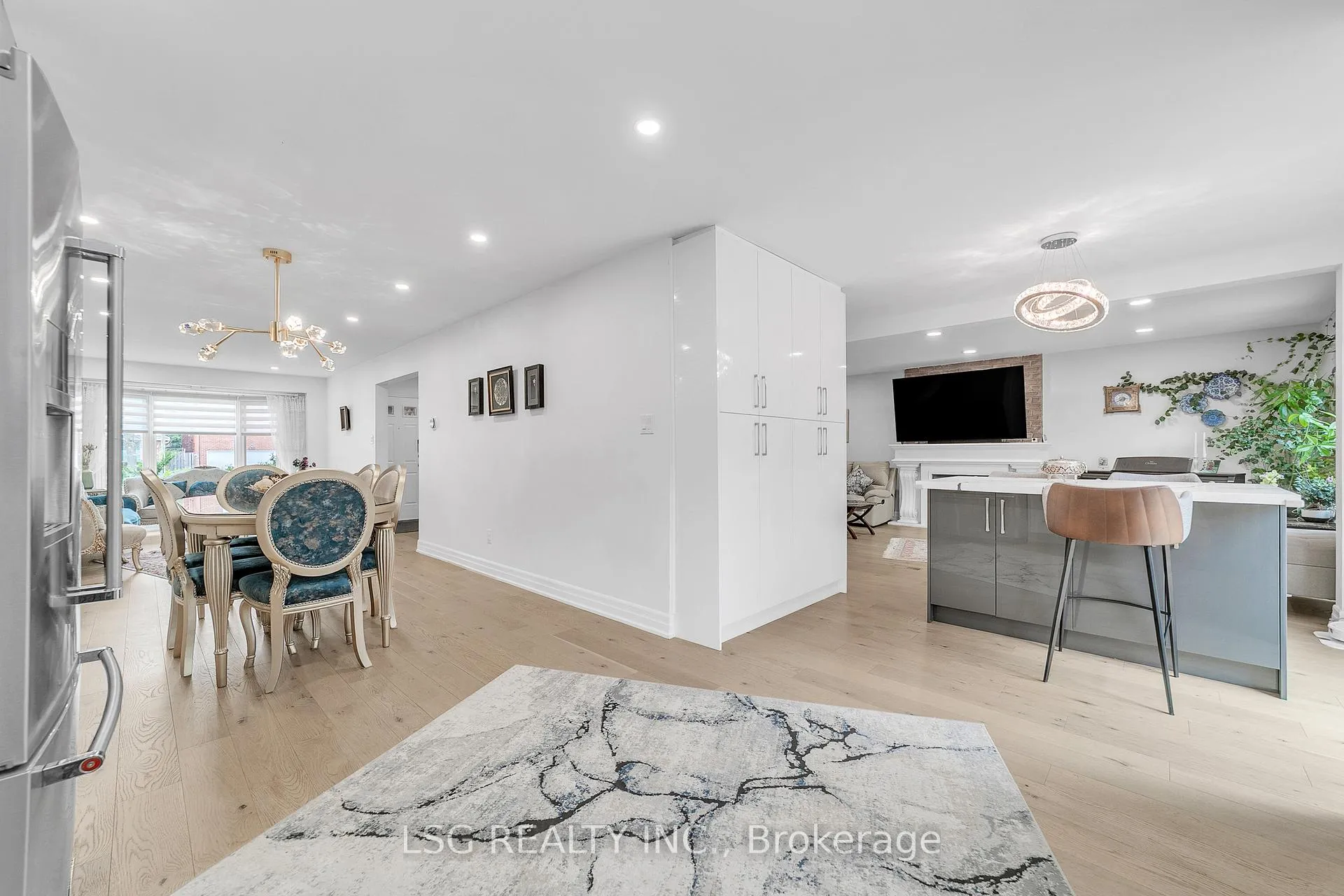 Photo 11 of 629 York Hill Boulevard, Vaughan, Crestwood-Springfarm-Yorkhill — HOMEH