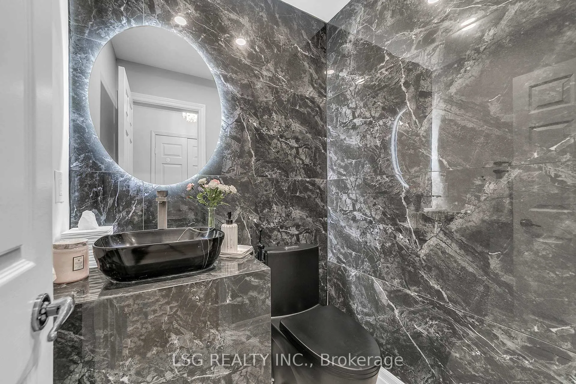 Photo 16 of 629 York Hill Boulevard, Vaughan, Crestwood-Springfarm-Yorkhill — HOMEH