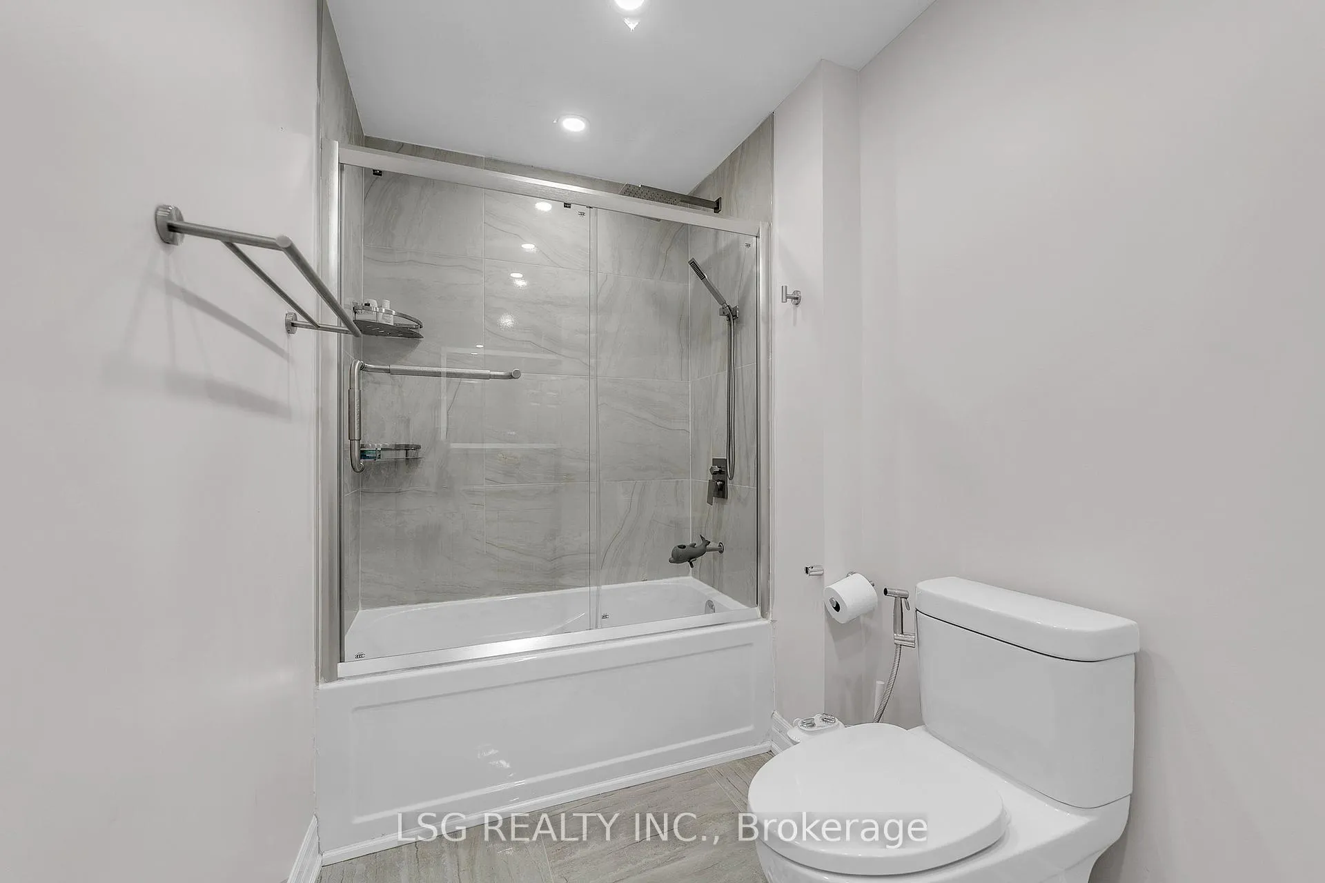Photo 29 of 629 York Hill Boulevard, Vaughan, Crestwood-Springfarm-Yorkhill — HOMEH