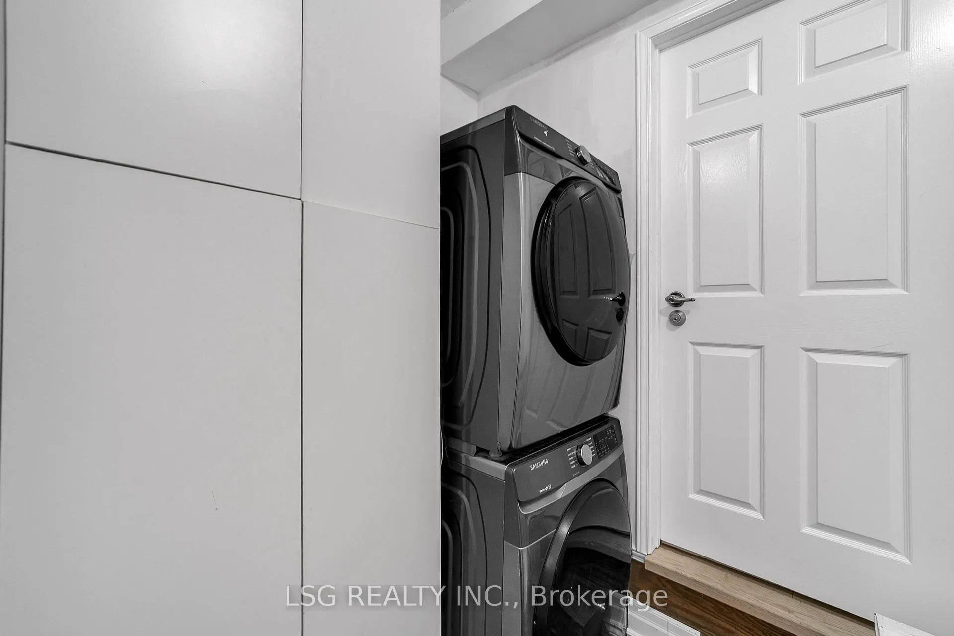 Photo 31 of 629 York Hill Boulevard, Vaughan, Crestwood-Springfarm-Yorkhill — HOMEH
