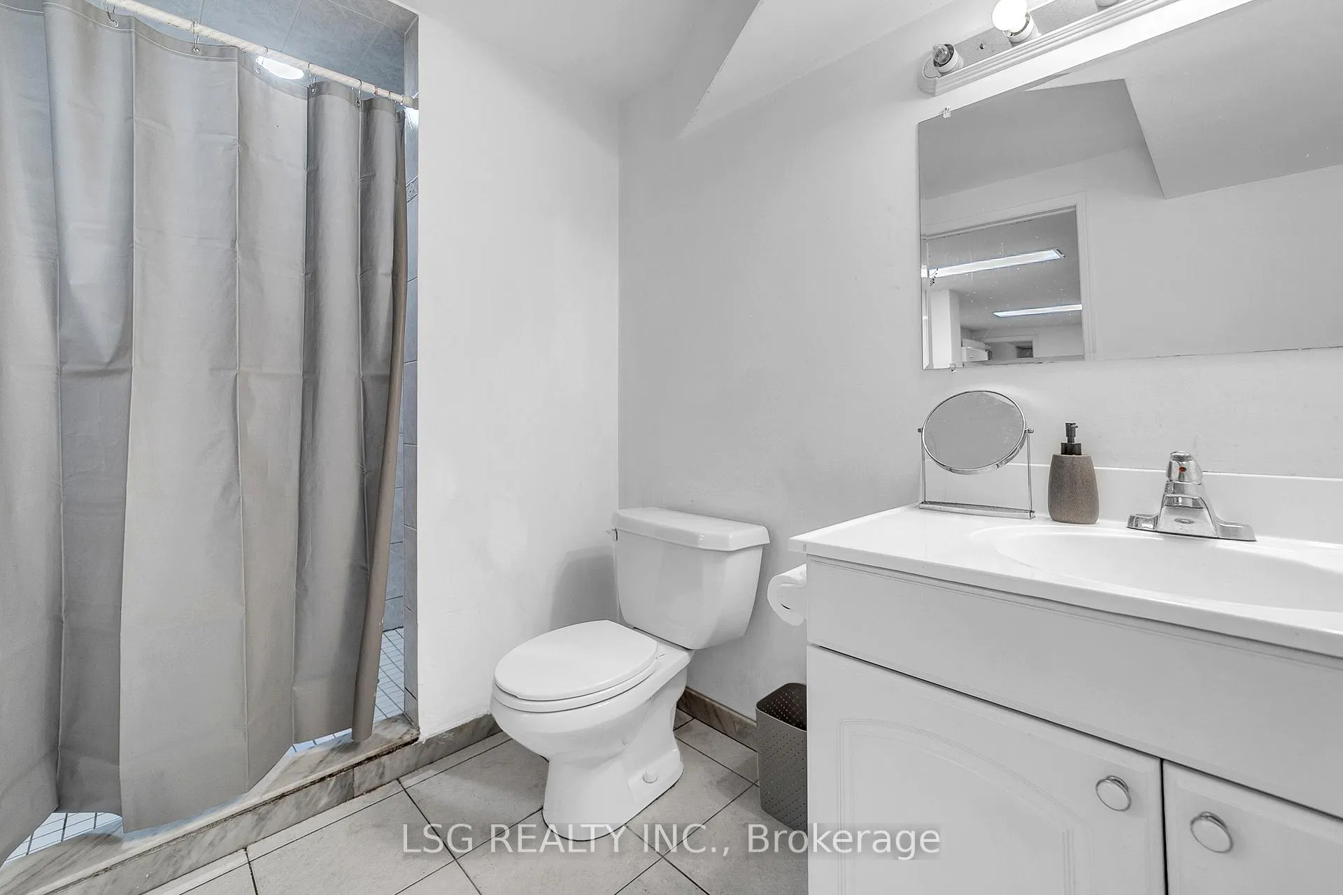 Photo 36 of 629 York Hill Boulevard, Vaughan, Crestwood-Springfarm-Yorkhill — HOMEH