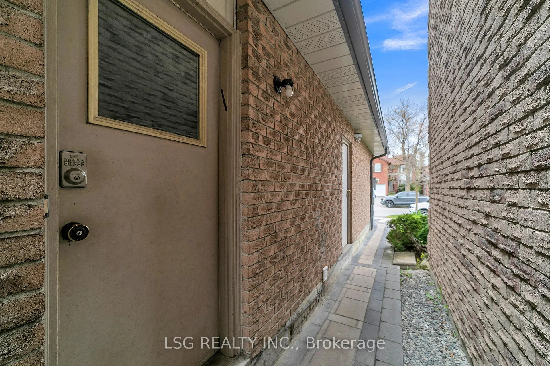 Photo 43 of 629 York Hill Boulevard, Vaughan, Crestwood-Springfarm-Yorkhill — HOMEH