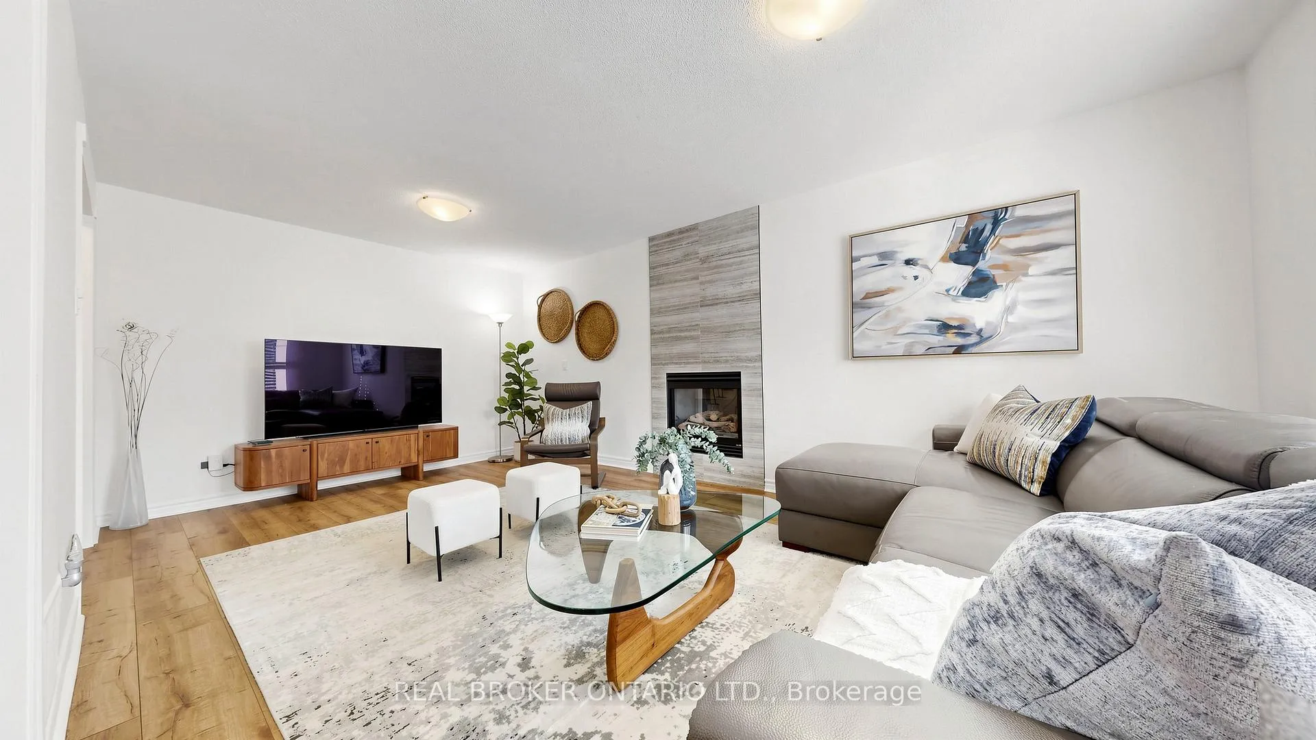 Photo 11 of 153 Grenadier Crescent, Vaughan, Beverley Glen — HOMEH