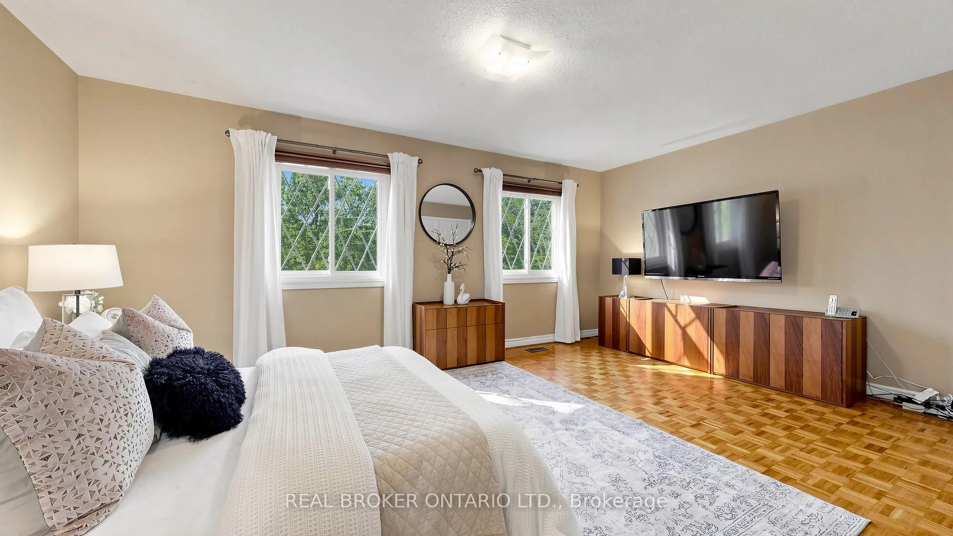 Photo 27 of 153 Grenadier Crescent, Vaughan, Beverley Glen — HOMEH