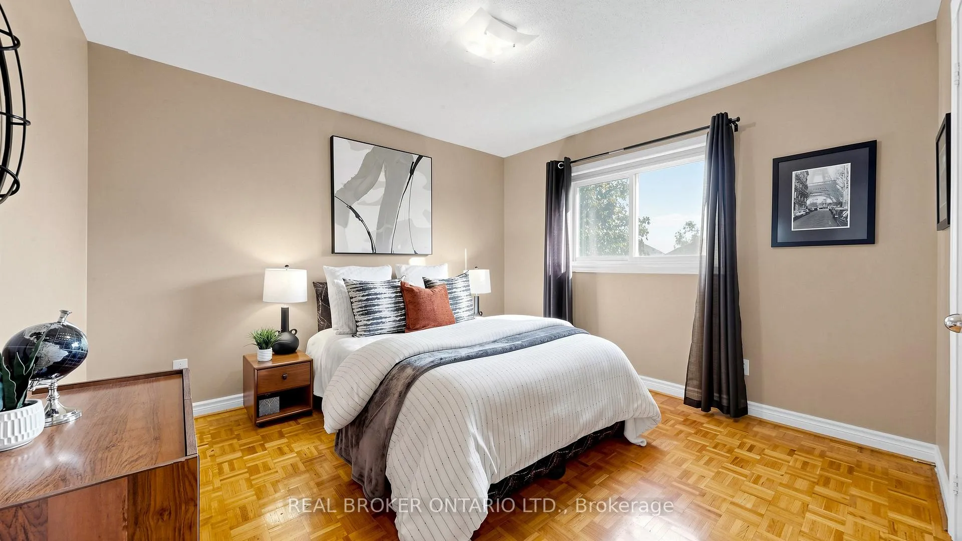 Photo 32 of 153 Grenadier Crescent, Vaughan, Beverley Glen — HOMEH