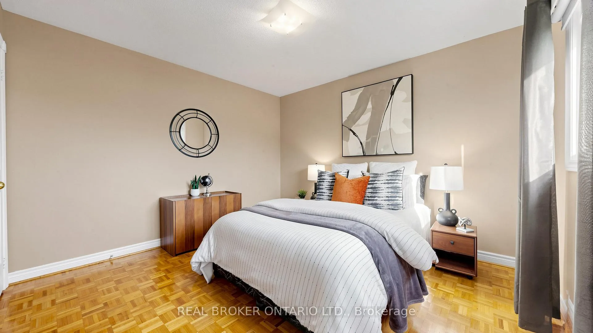 Photo 33 of 153 Grenadier Crescent, Vaughan, Beverley Glen — HOMEH