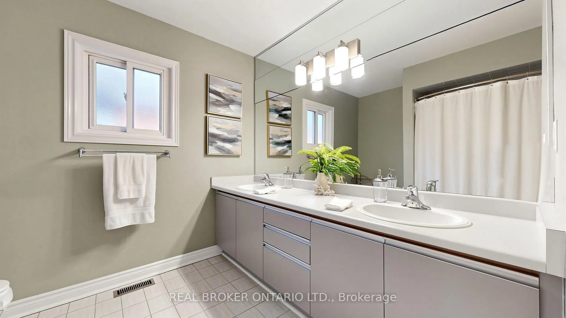 Photo 39 of 153 Grenadier Crescent, Vaughan, Beverley Glen — HOMEH