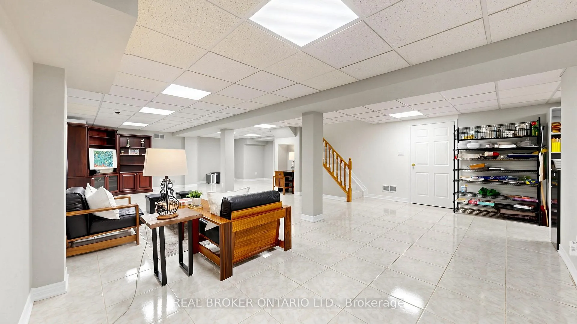 Photo 41 of 153 Grenadier Crescent, Vaughan, Beverley Glen — HOMEH