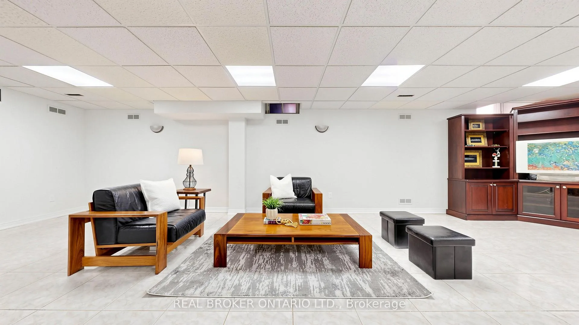 Photo 42 of 153 Grenadier Crescent, Vaughan, Beverley Glen — HOMEH