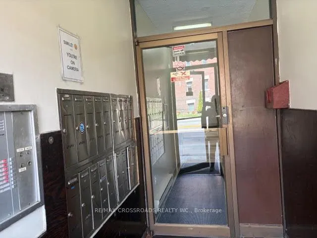 Photo 4 of Unit 305, 1 Kingston Road E, Toronto, The Beaches — HOMEH