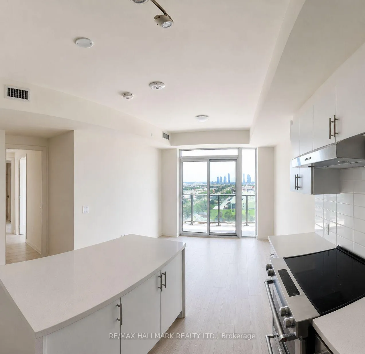 Photo 4 of Unit 912, 8960 Jane Street, Vaughan, Vellore Village — HOMEH