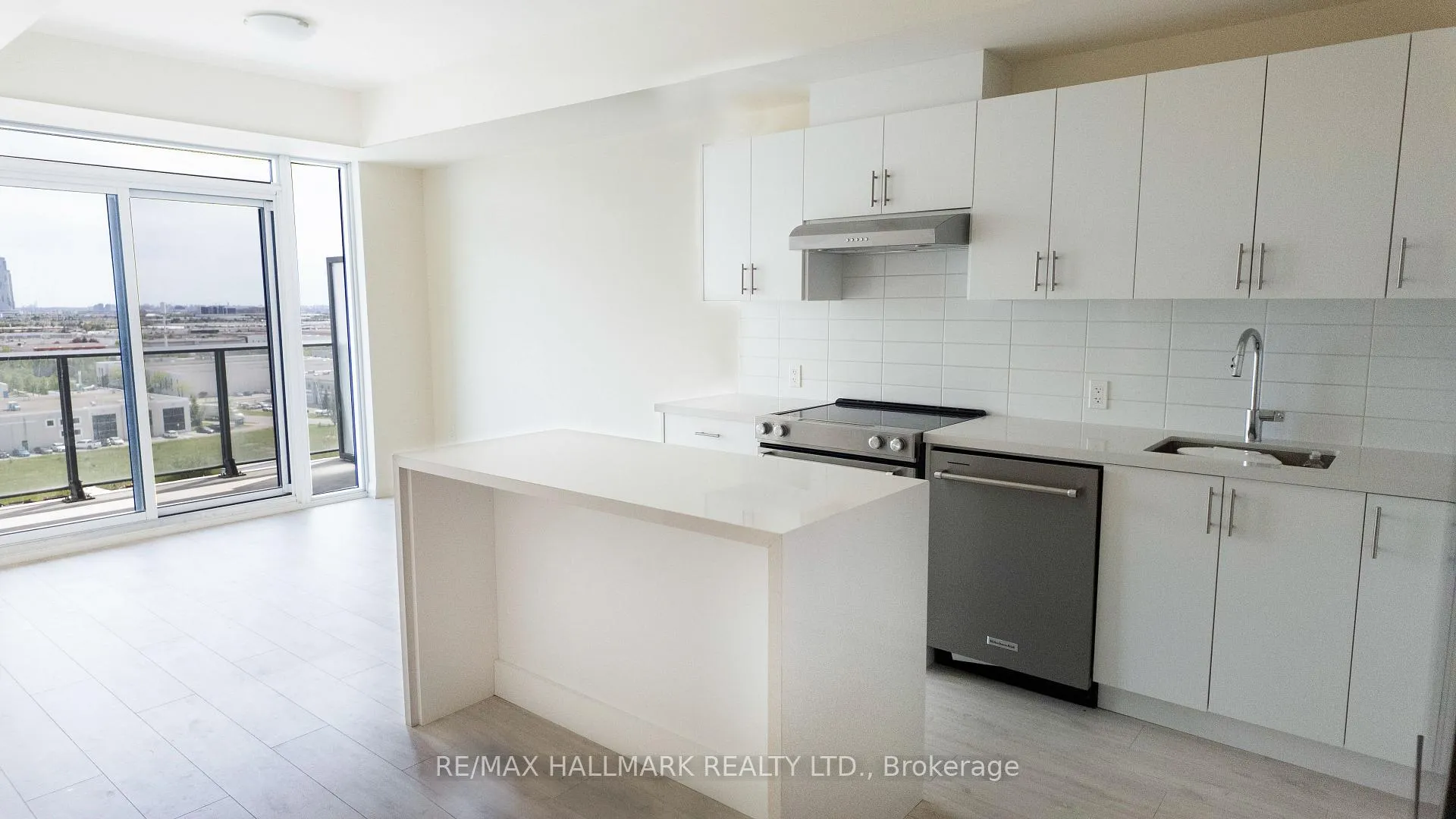 Photo 6 of Unit 912, 8960 Jane Street, Vaughan, Vellore Village — HOMEH