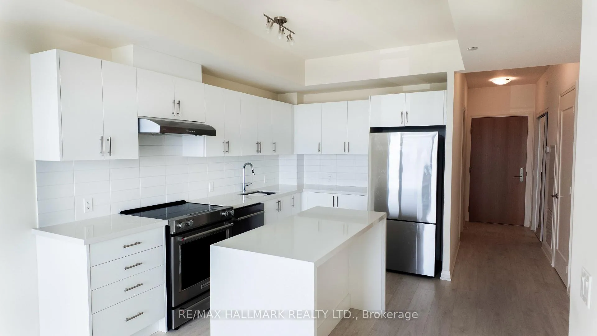 Photo 7 of Unit 912, 8960 Jane Street, Vaughan, Vellore Village — HOMEH