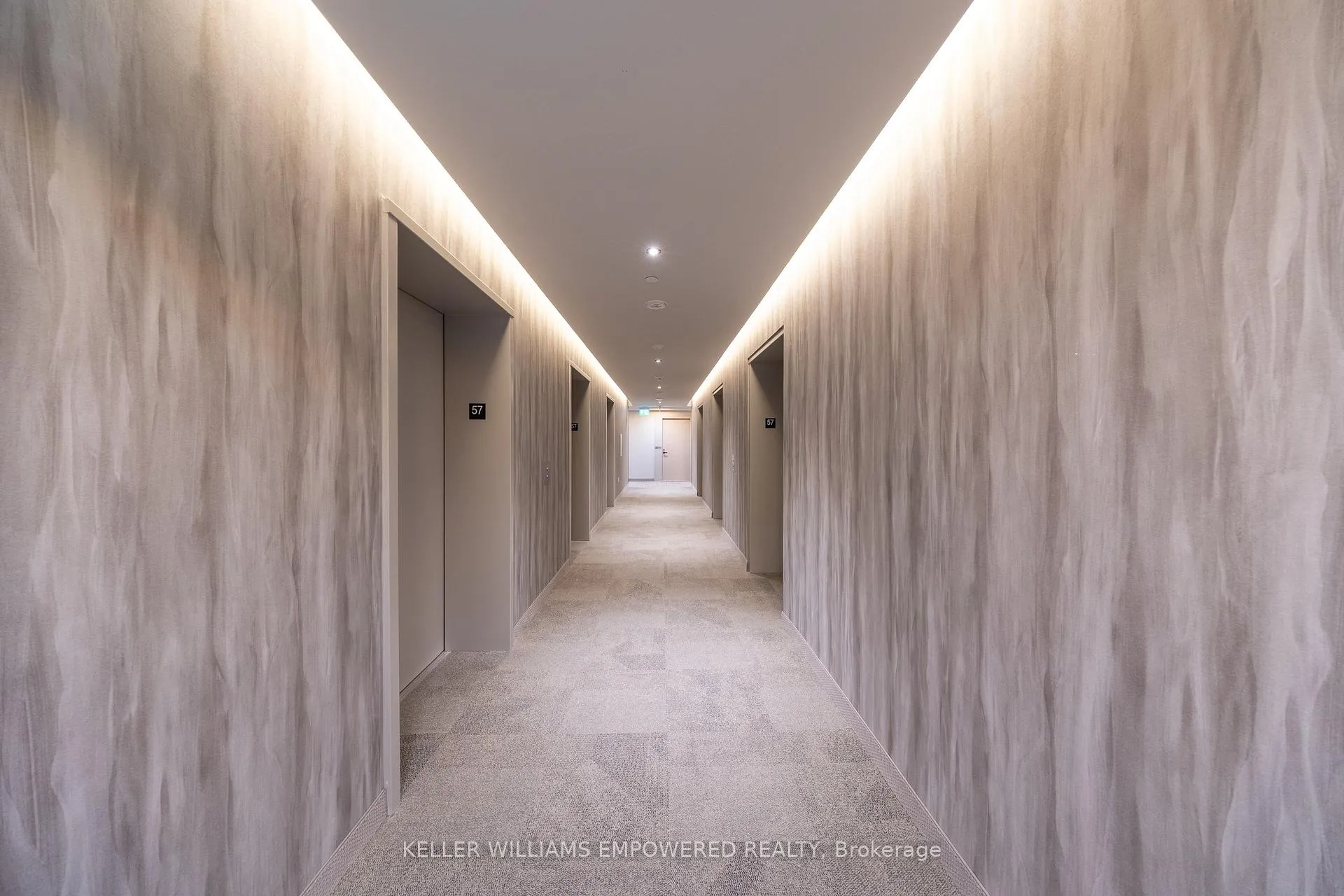 Photo 3 of Unit 5701, 8 Interchange Way, Vaughan, Vaughan Corporate Centre — HOMEH