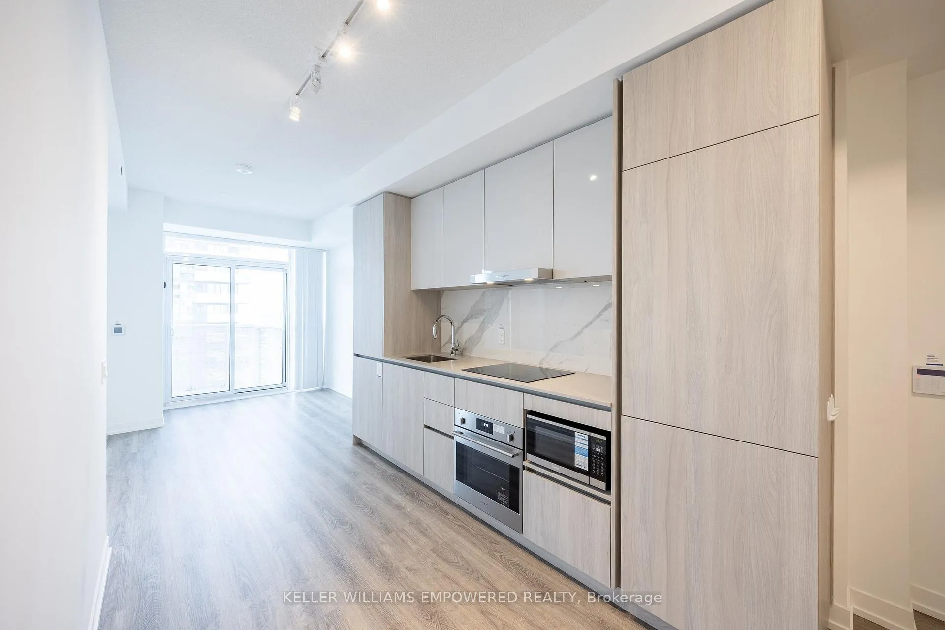 Photo 6 of Unit 5701, 8 Interchange Way, Vaughan, Vaughan Corporate Centre — HOMEH