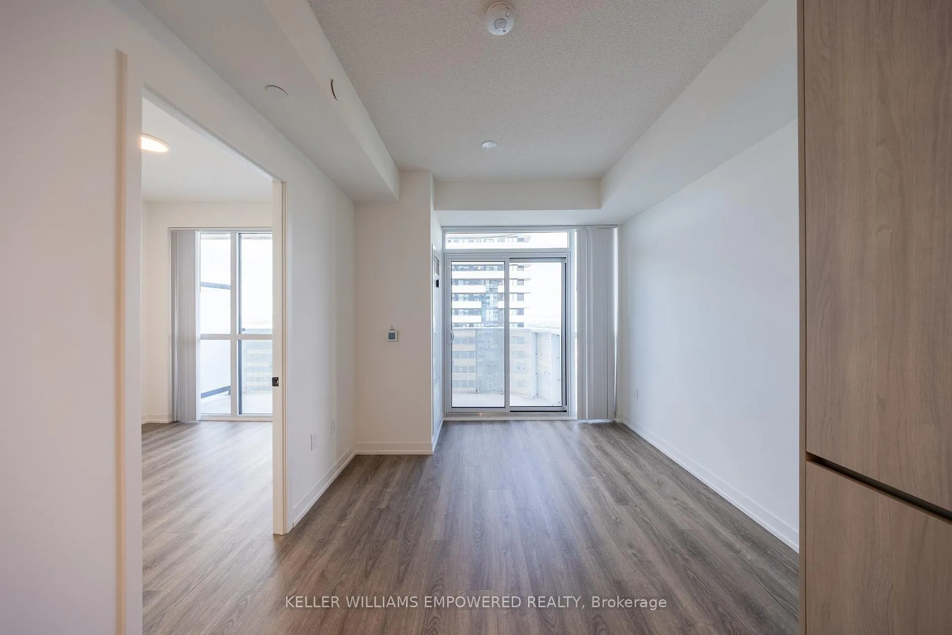 Photo 8 of Unit 5701, 8 Interchange Way, Vaughan, Vaughan Corporate Centre — HOMEH