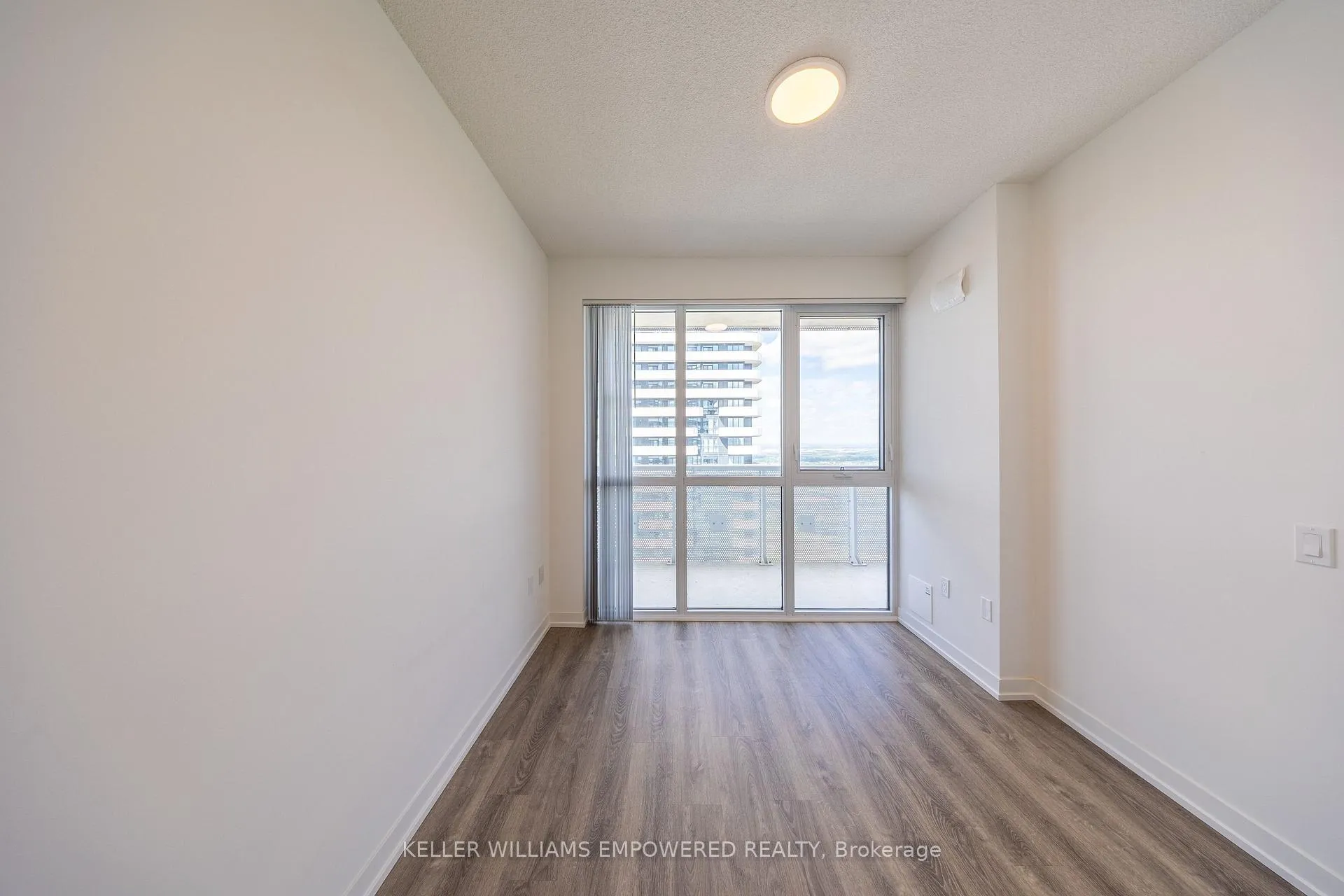 Photo 10 of Unit 5701, 8 Interchange Way, Vaughan, Vaughan Corporate Centre — HOMEH