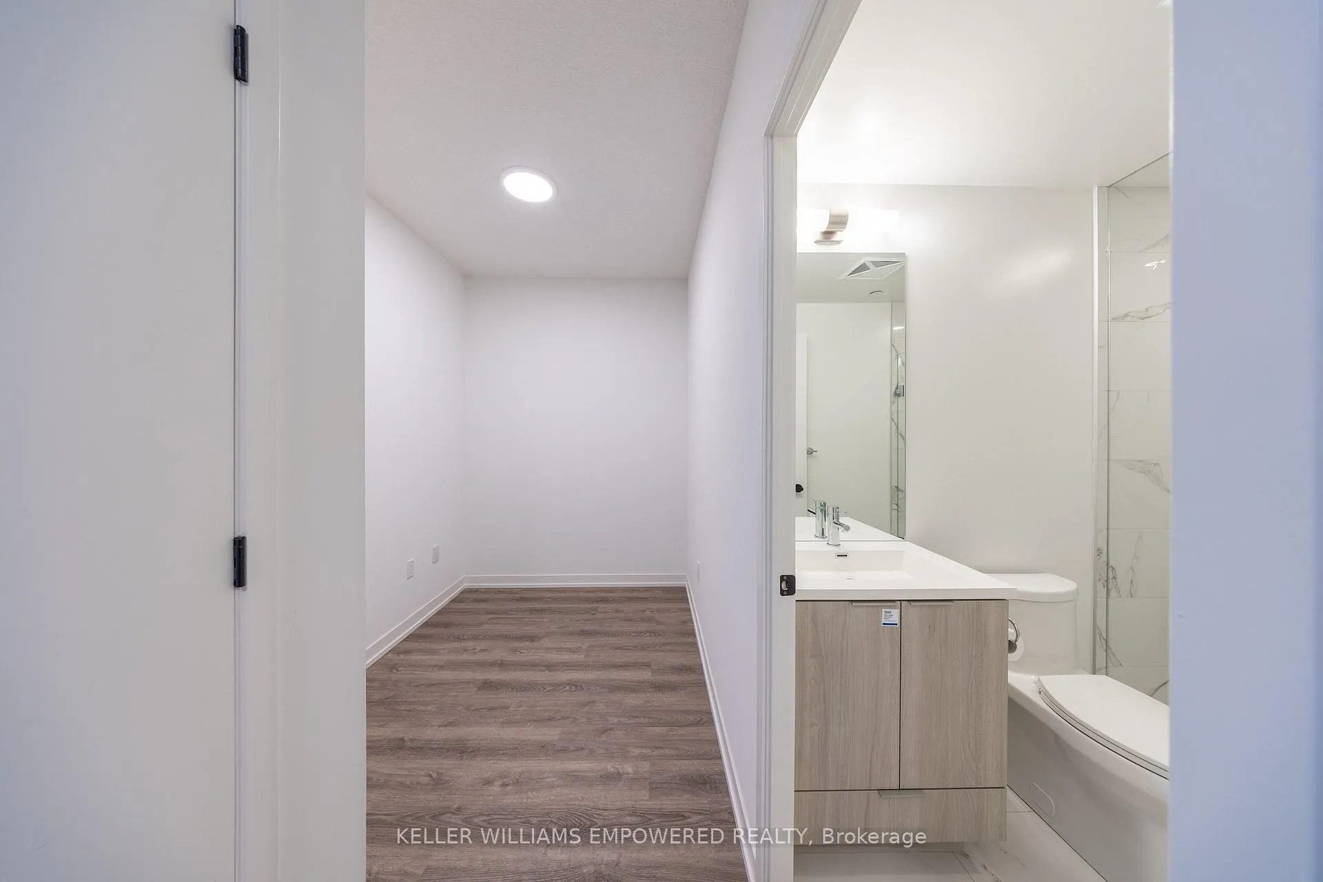 Photo 16 of Unit 5701, 8 Interchange Way, Vaughan, Vaughan Corporate Centre — HOMEH