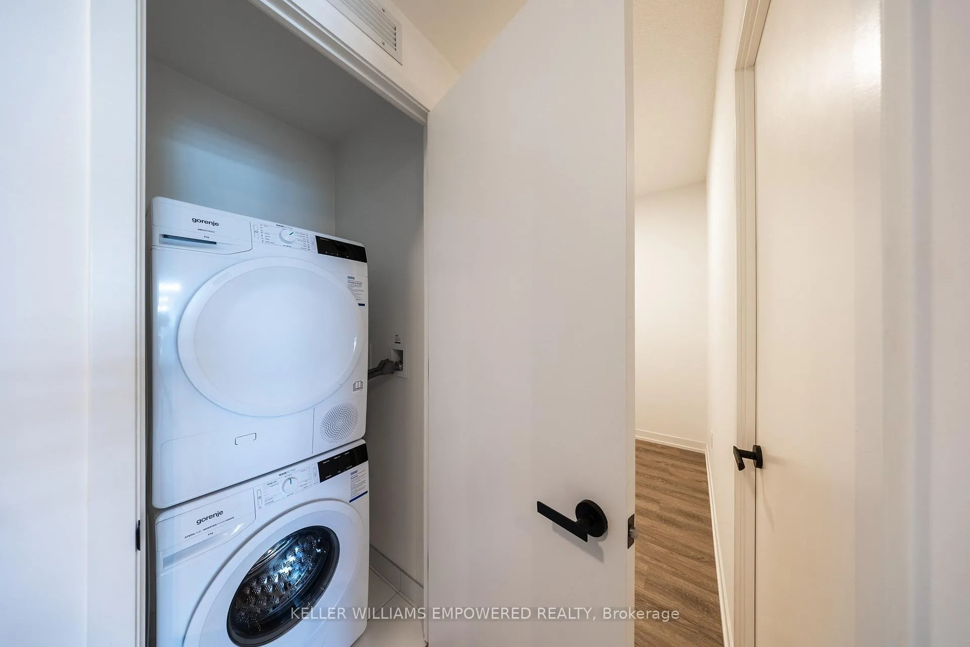 Photo 18 of Unit 5701, 8 Interchange Way, Vaughan, Vaughan Corporate Centre — HOMEH