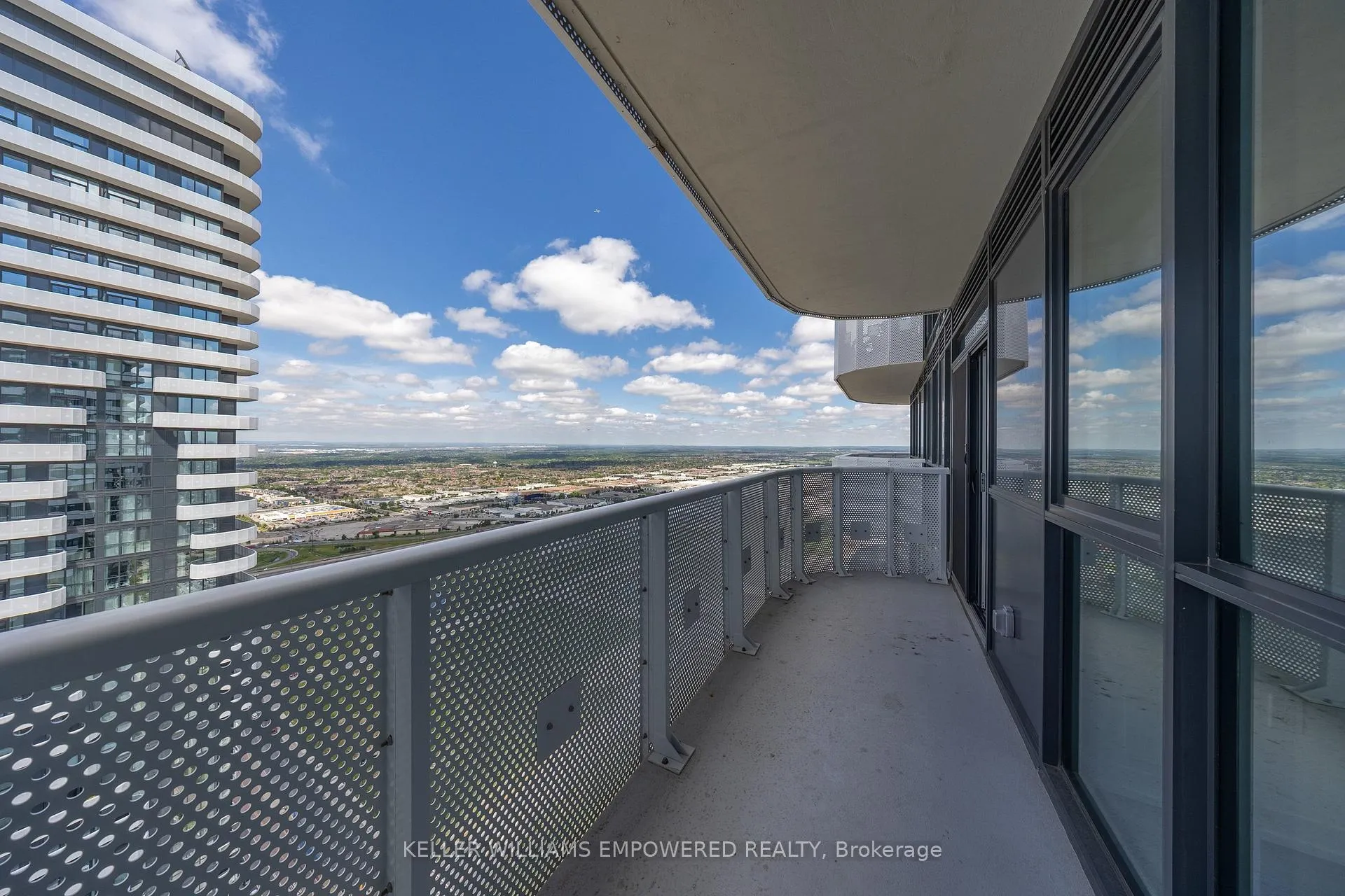 Photo 19 of Unit 5701, 8 Interchange Way, Vaughan, Vaughan Corporate Centre — HOMEH