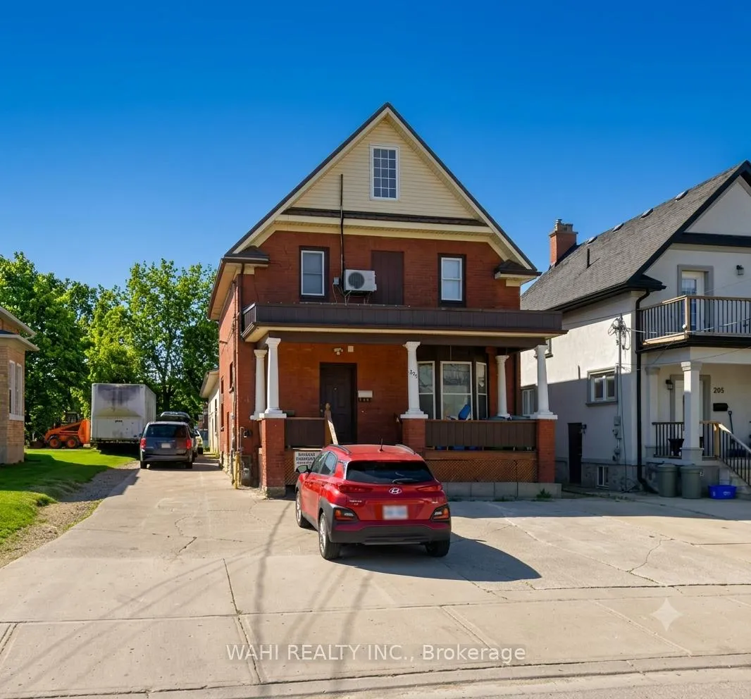 Photo 2 of 209 Breithaupt Street, Waterloo — HOMEH