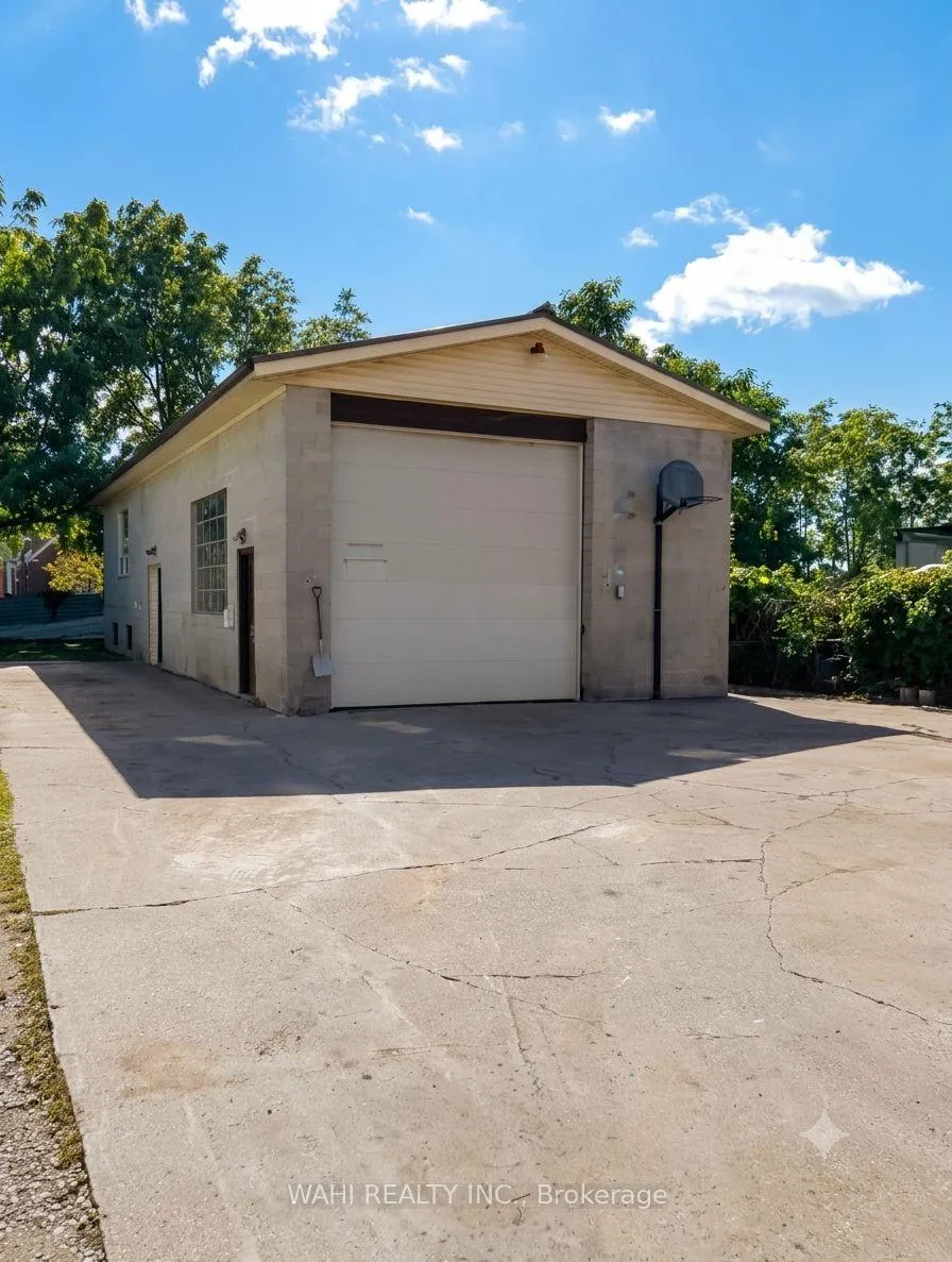 Photo 13 of 209 Breithaupt Street, Waterloo — HOMEH