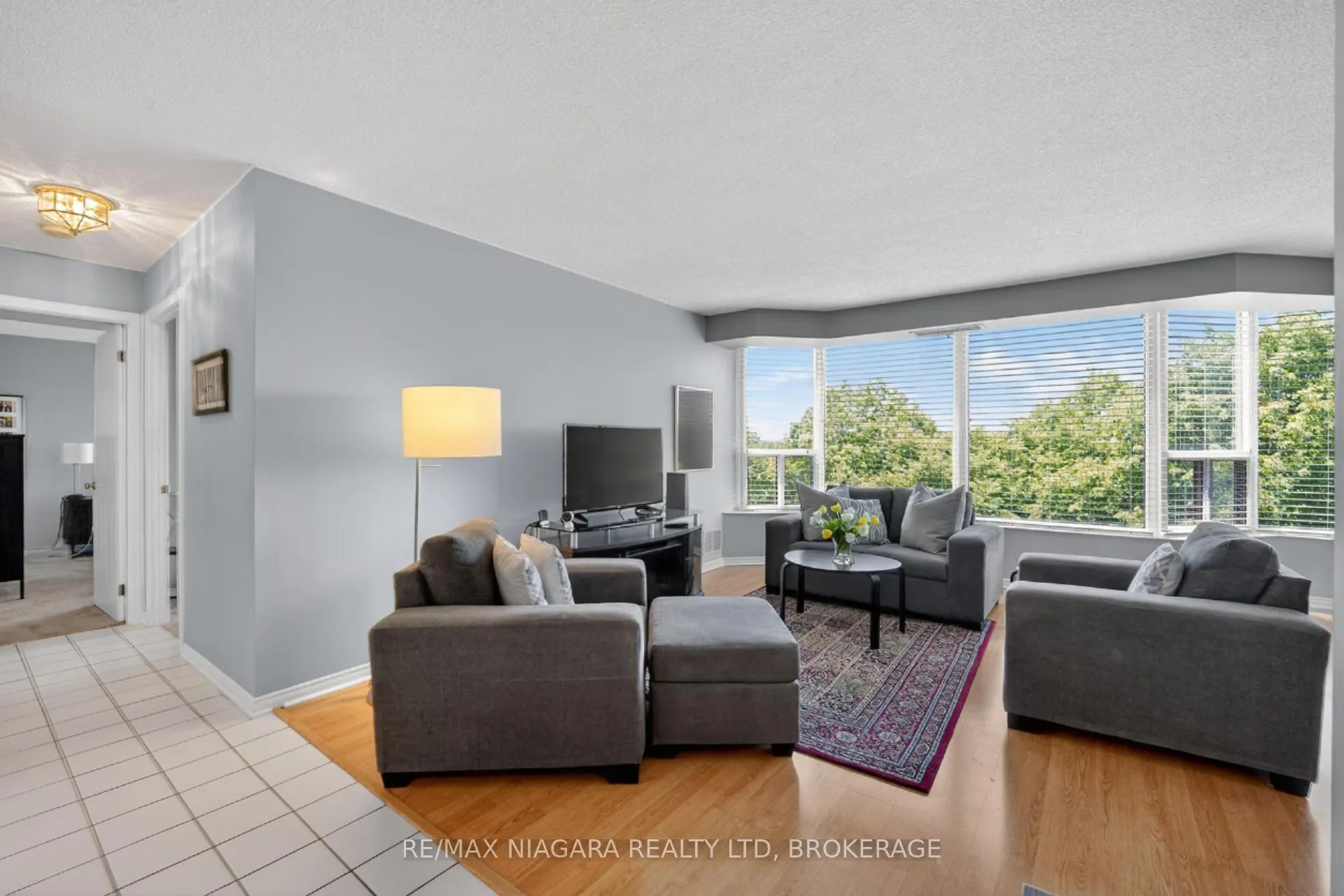 Photo 6 of Unit 607, 81 Scott Street, St. Catharines, Lakeport — HOMEH