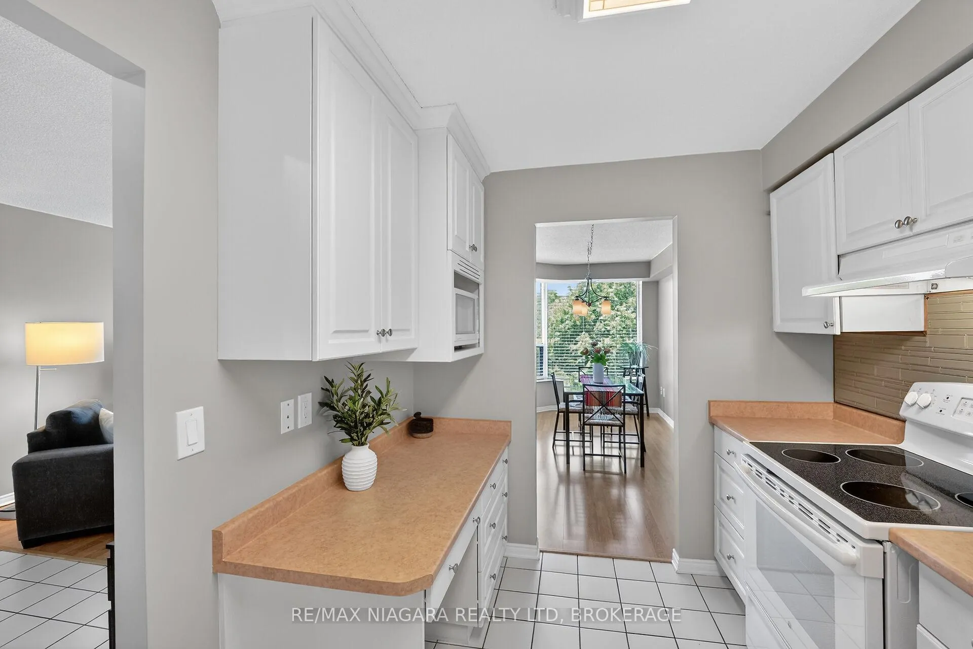 Photo 12 of Unit 607, 81 Scott Street, St. Catharines, Lakeport — HOMEH