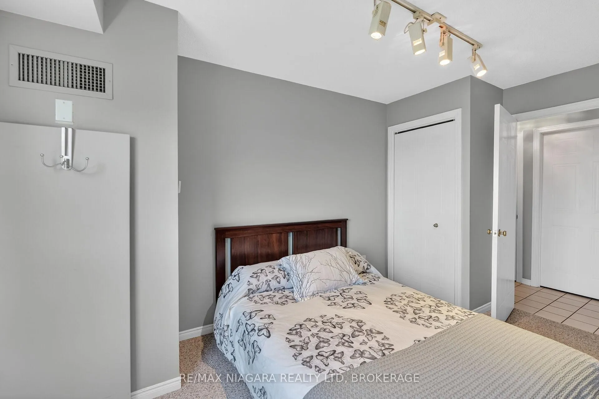 Photo 17 of Unit 607, 81 Scott Street, St. Catharines, Lakeport — HOMEH
