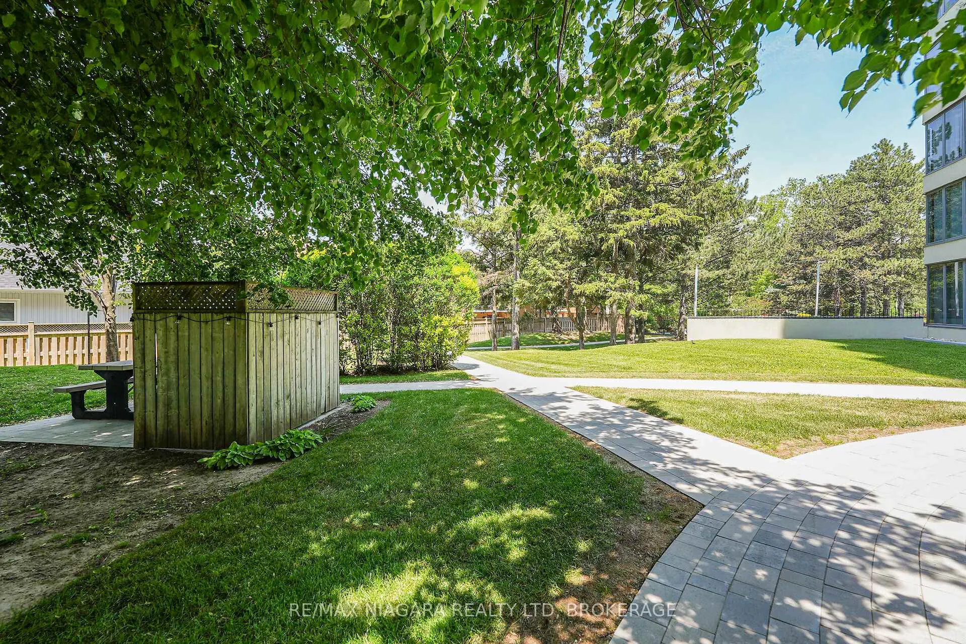 Photo 46 of Unit 607, 81 Scott Street, St. Catharines, Lakeport — HOMEH