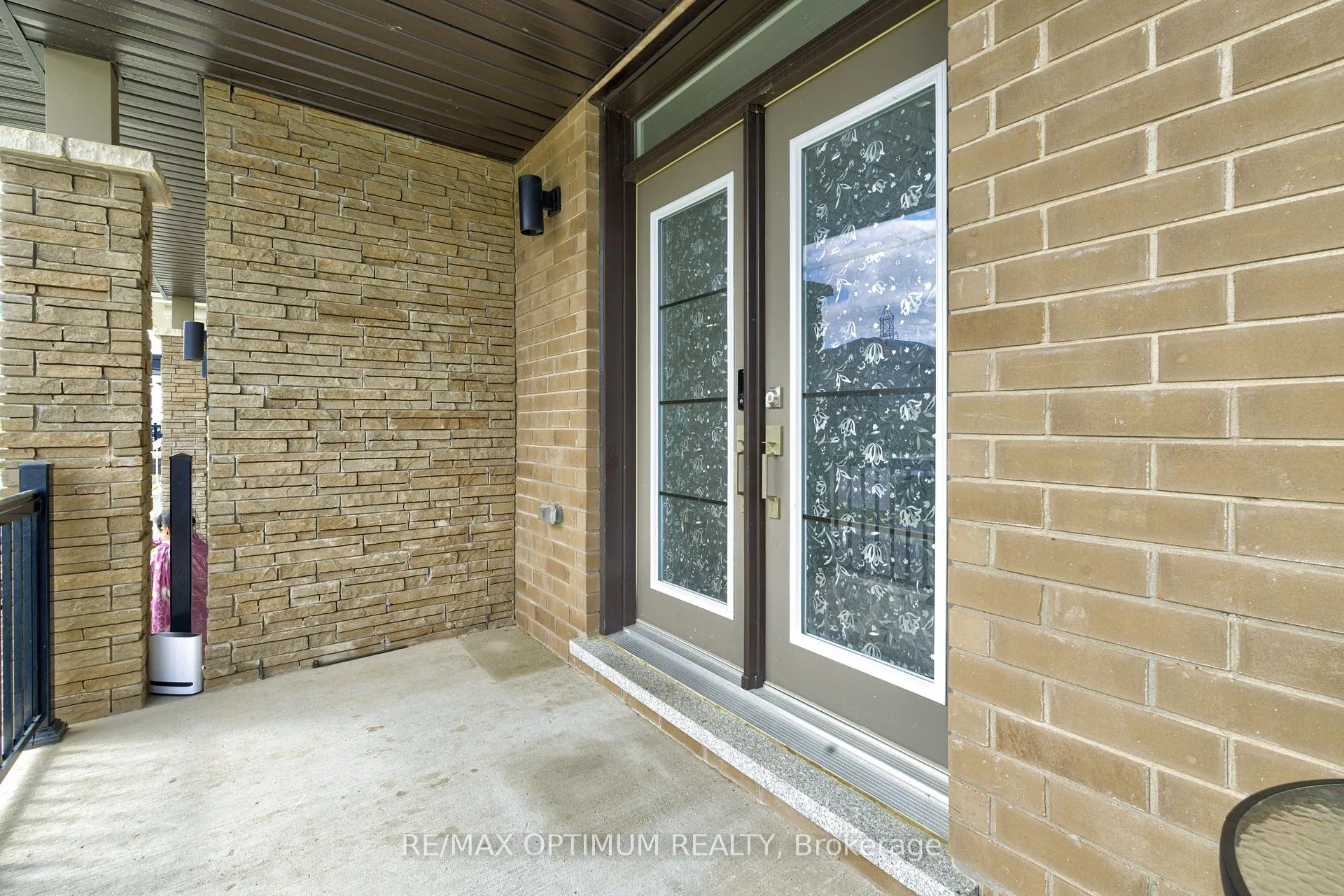 Photo 3 of 515 Barker Parkway, Thorold, Rolling Meadows — HOMEH