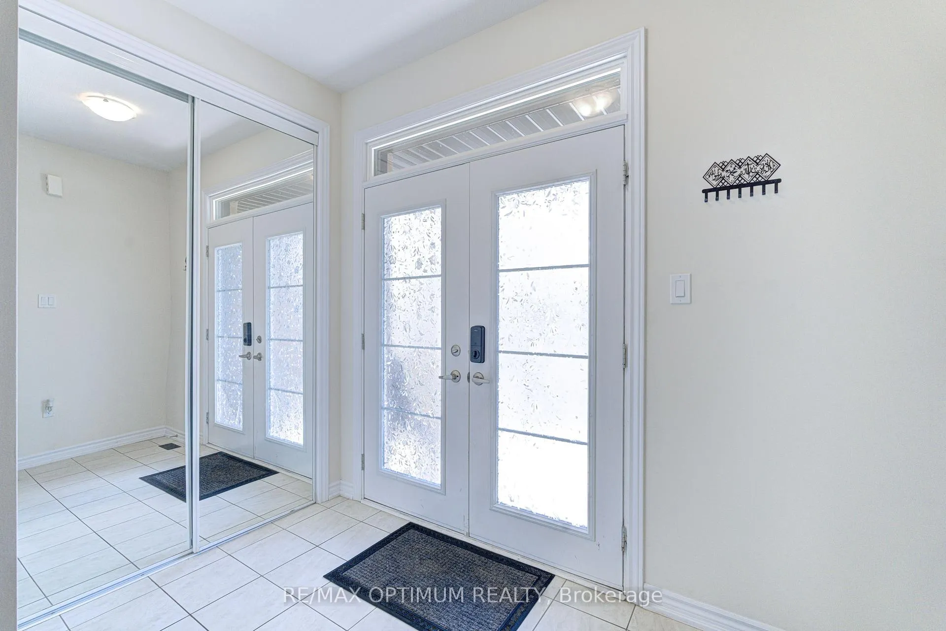 Photo 4 of 515 Barker Parkway, Thorold, Rolling Meadows — HOMEH