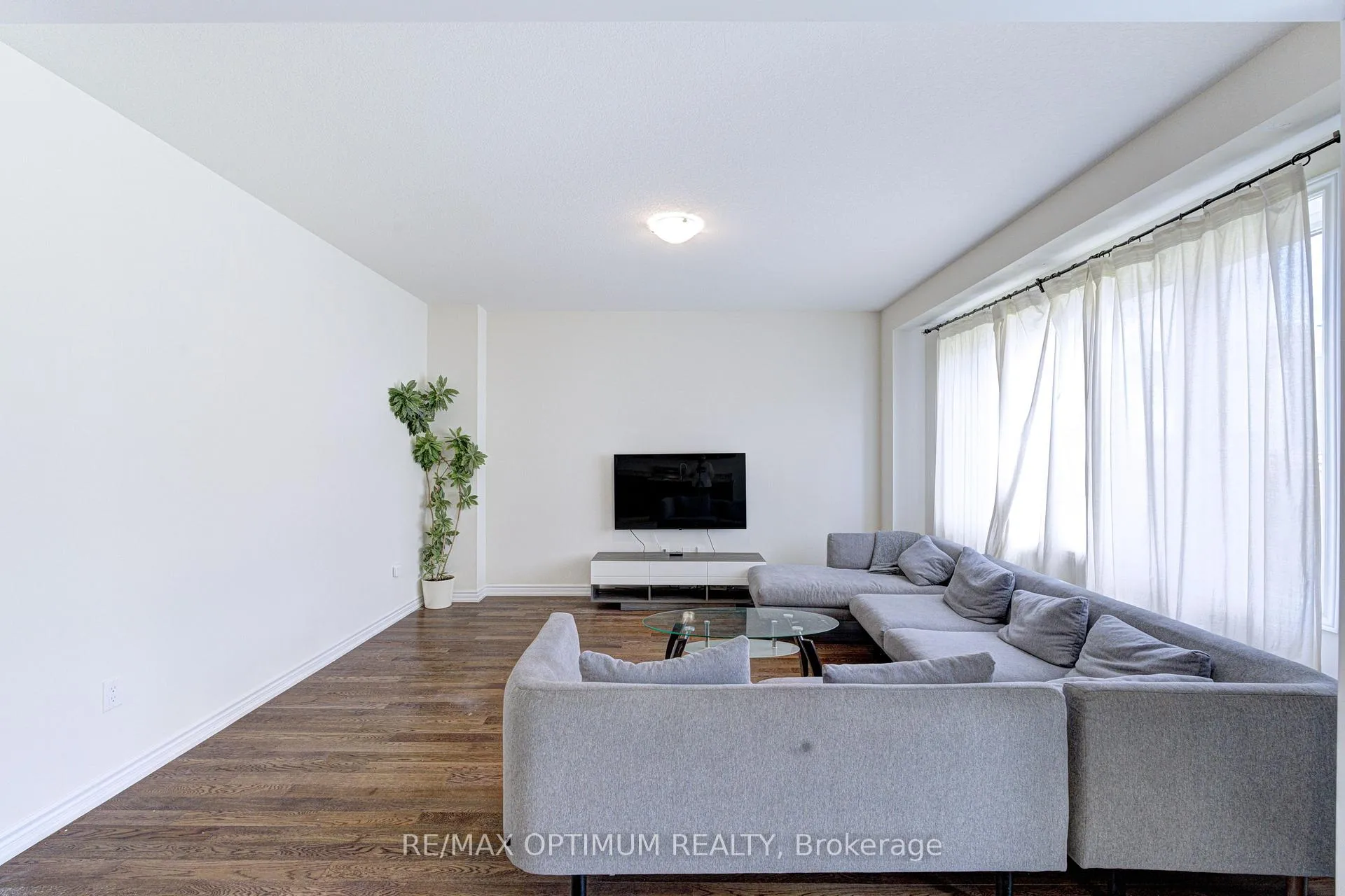 Photo 7 of 515 Barker Parkway, Thorold, Rolling Meadows — HOMEH