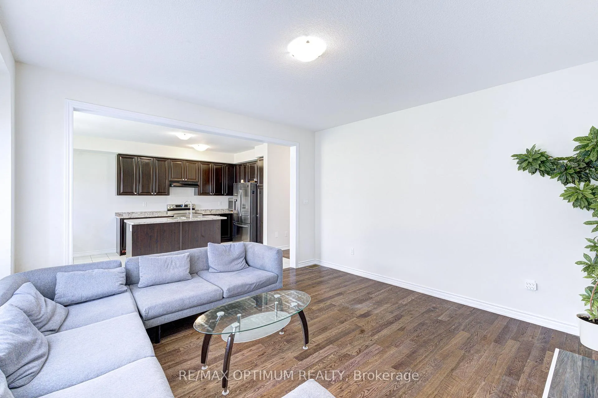Photo 10 of 515 Barker Parkway, Thorold, Rolling Meadows — HOMEH