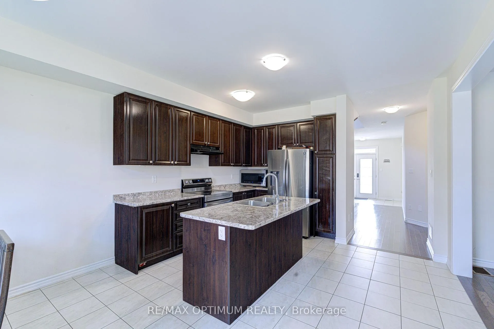 Photo 12 of 515 Barker Parkway, Thorold, Rolling Meadows — HOMEH