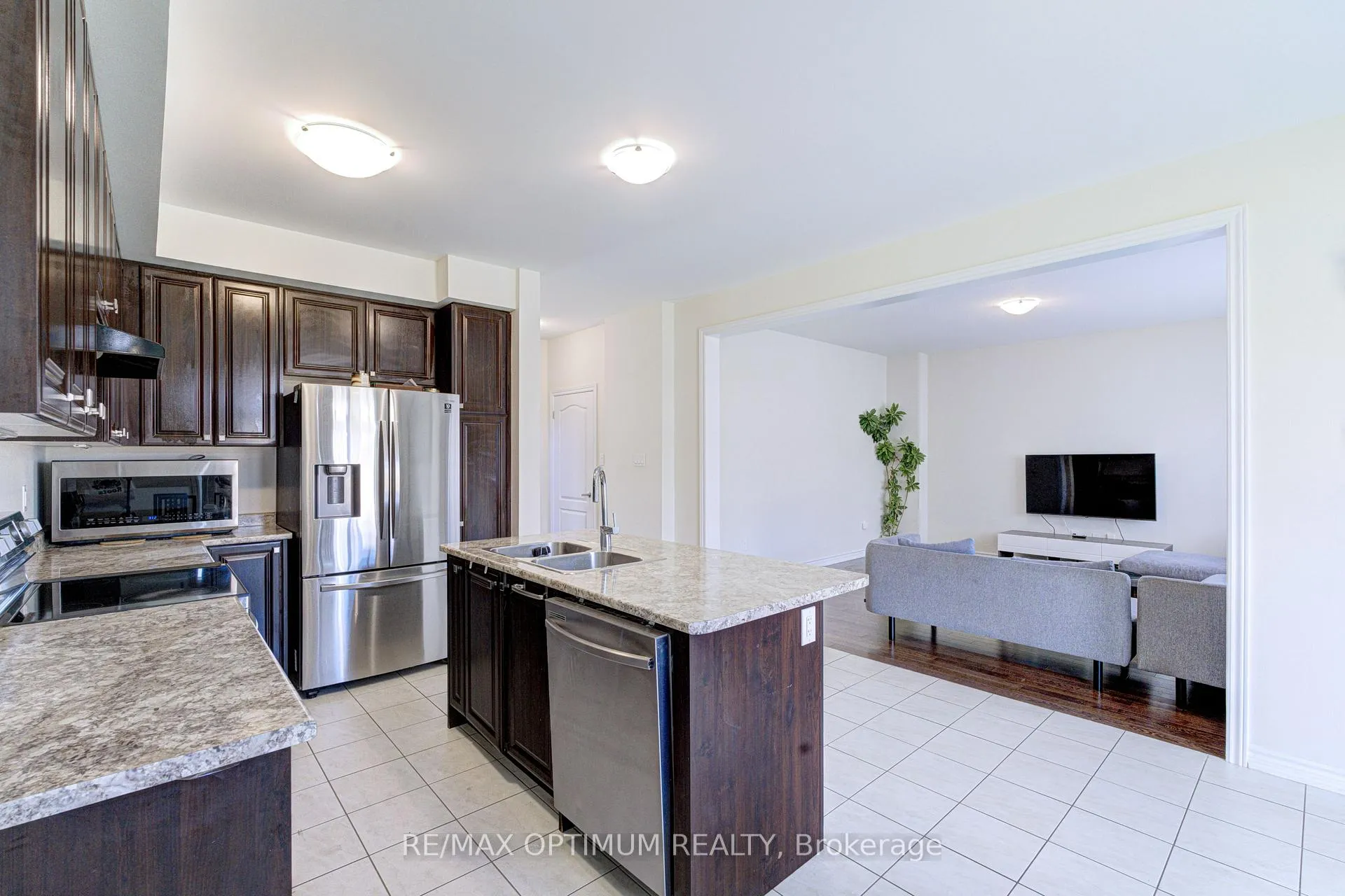 Photo 13 of 515 Barker Parkway, Thorold, Rolling Meadows — HOMEH