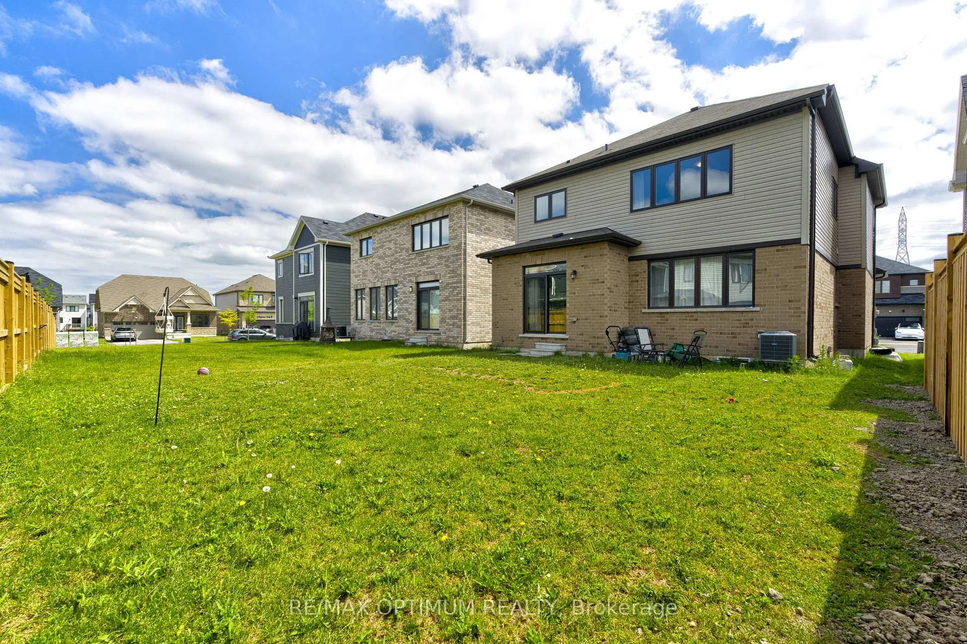 Photo 34 of 515 Barker Parkway, Thorold, Rolling Meadows — HOMEH