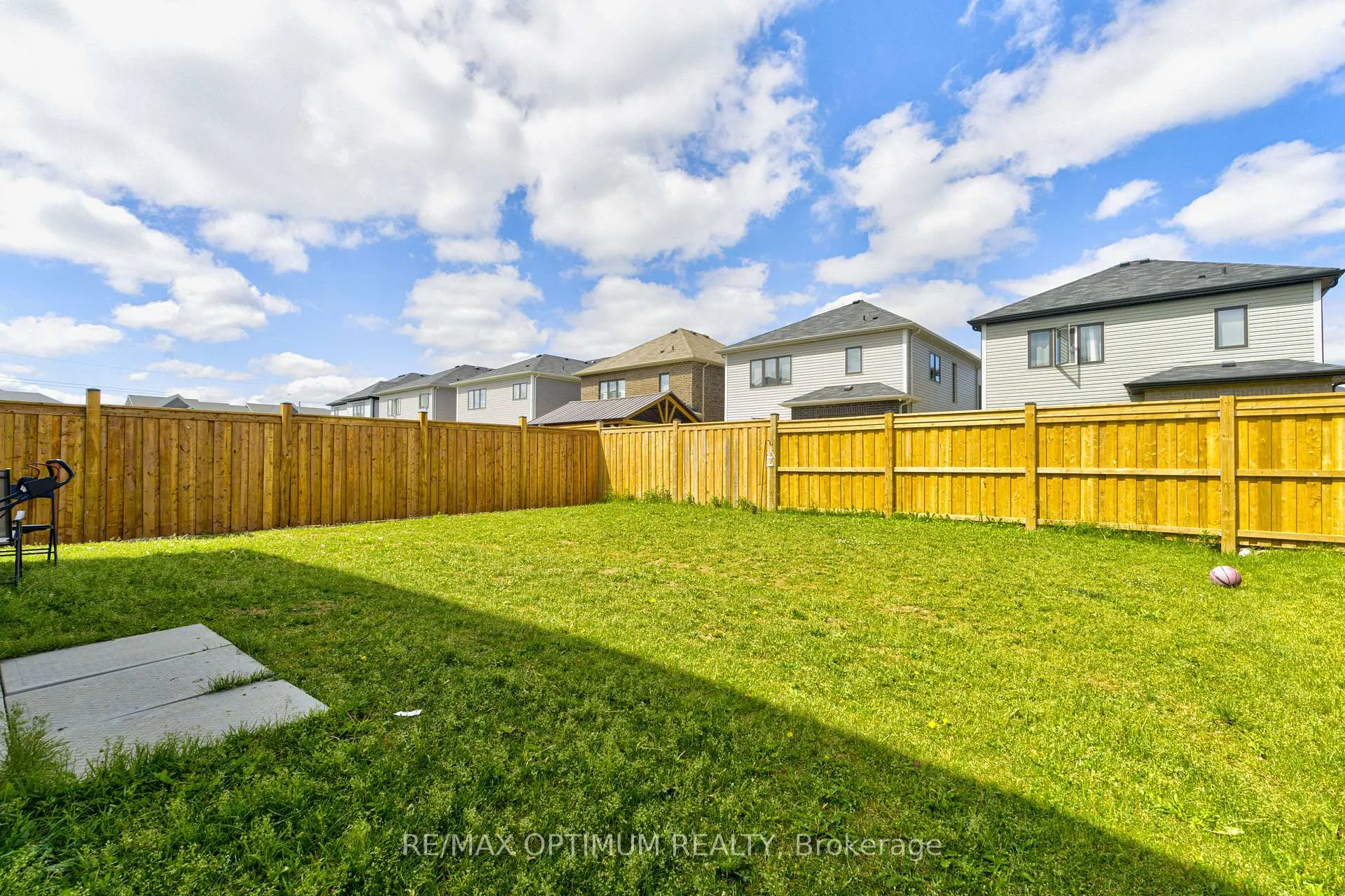 Photo 35 of 515 Barker Parkway, Thorold, Rolling Meadows — HOMEH
