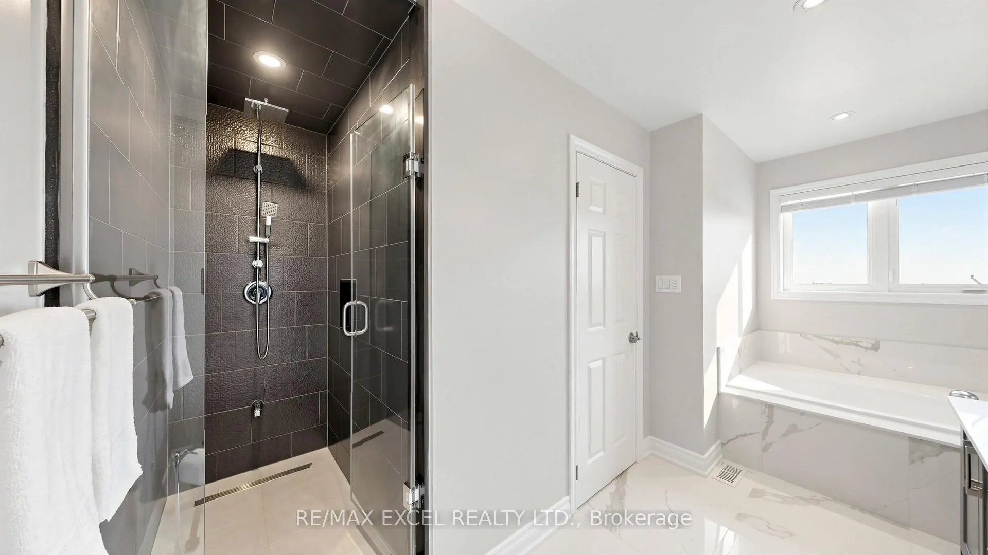Photo 29 of 14 James Joyce Drive, Markham, Victoria Manor-Jennings Gate — HOMEH