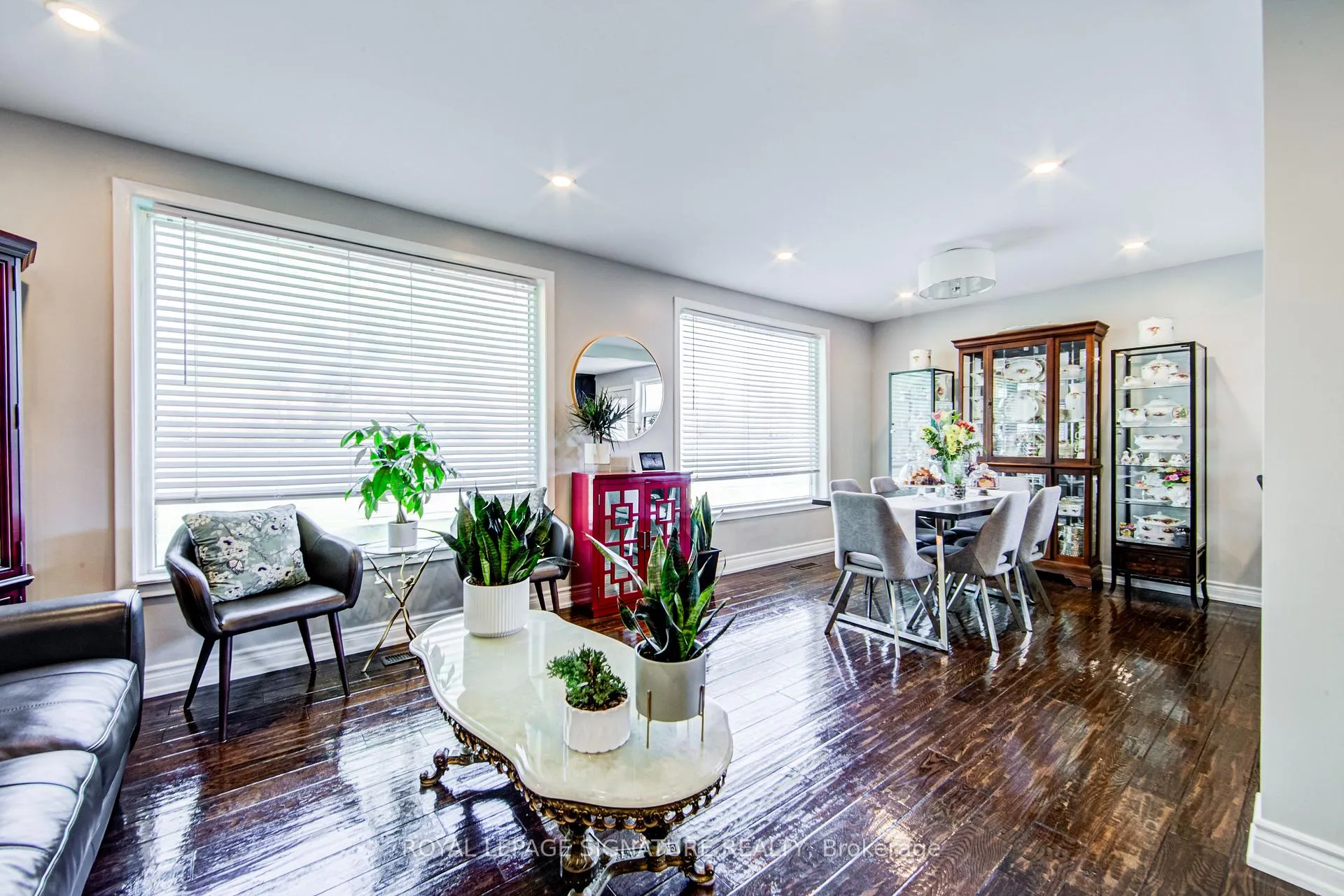 Photo 5 of 135 Rangoon Road, Etobicoke, Eringate-Centennial-West Deane — HOMEH